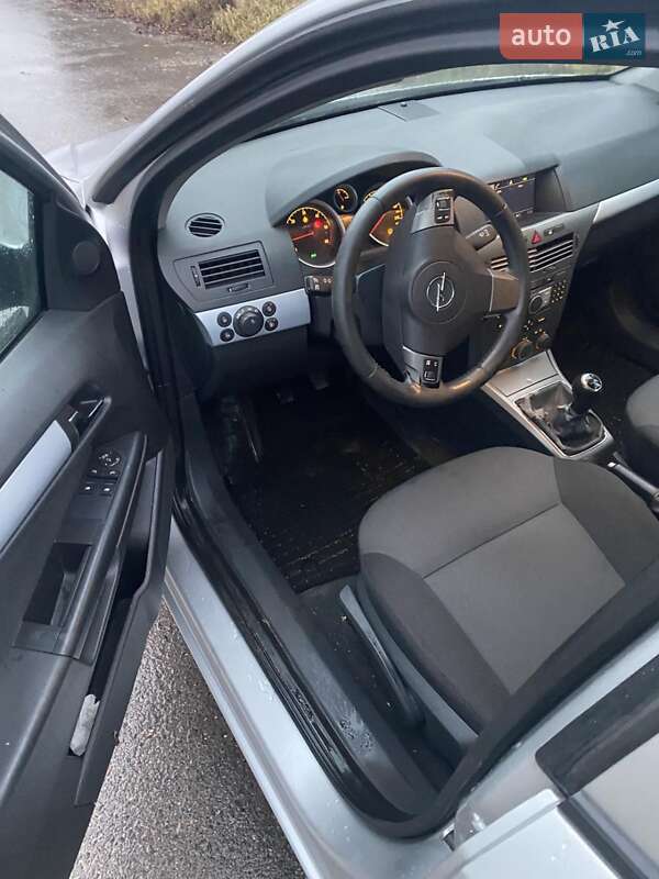 Універсал Opel Astra 2007 в Почаєві