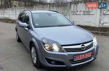 Универсал Opel Astra 2008 в Полтаве