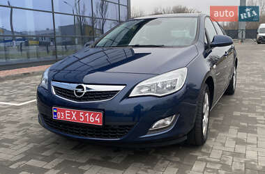 Opel Astra 2012