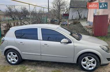 Хэтчбек Opel Astra 2008 в 