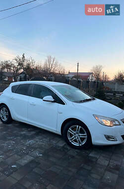 Opel Astra 2011 Opel Astra 2011