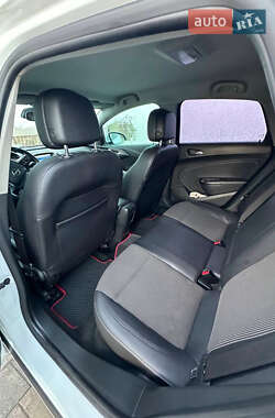 Хетчбек Opel Astra 2011 в 