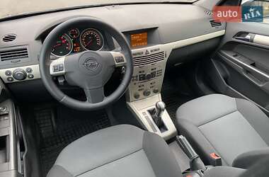 Хетчбек Opel Astra 2007 в Полтаві