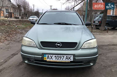 Седан Opel Astra 2006 в Богодухіву