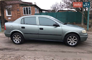 Седан Opel Astra 2006 в Богодухіву