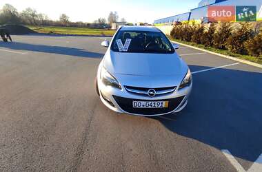 Універсал Opel Astra 2012 в Хмільнику