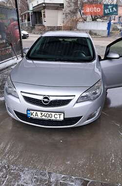 Opel Astra 2011