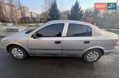 Седан Opel Astra 2006 в Сумах