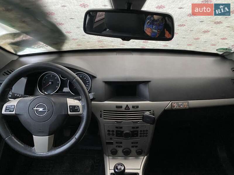 Универсал Opel Astra 2007 в Делятине