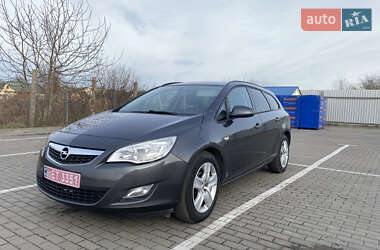 Opel Astra 2011 Opel Astra 2011