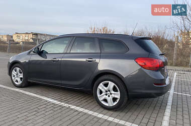 Универсал Opel Astra 2011 в 