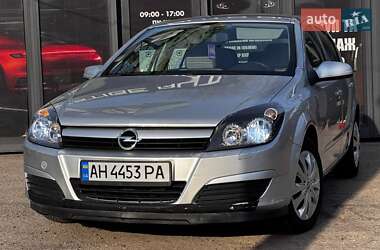 Хетчбек Opel Astra 2004 в Дніпрі