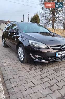 Універсал Opel Astra 2012 в Луцьку