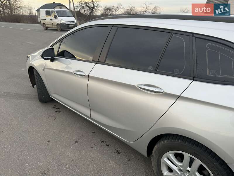 Универсал Opel Astra 2018 в Калуше