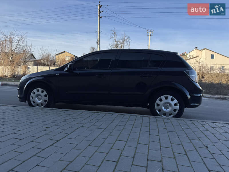 Хэтчбек Opel Astra 2007 в Буче