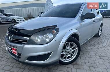 Opel Astra 2011