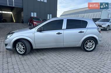 Хетчбек Opel Astra 2011 в Львові