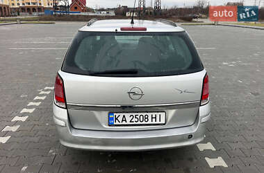 Универсал Opel Astra 2004 в Ирпене