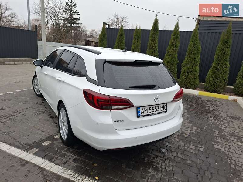 Универсал Opel Astra 2019 в Коростене