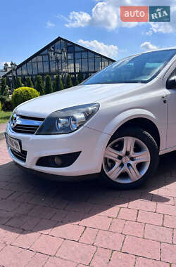 Універсал Opel Astra 2010 в Стрию