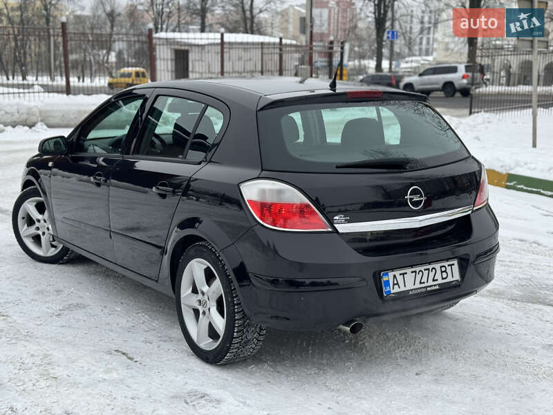 Хэтчбек Opel Astra 2005 в Ивано-Франковске