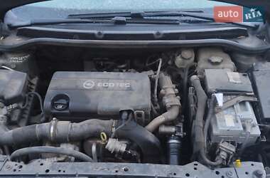 Универсал Opel Astra 2011 в 