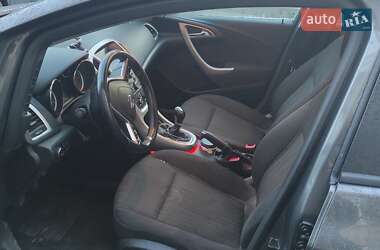 Универсал Opel Astra 2011 в 