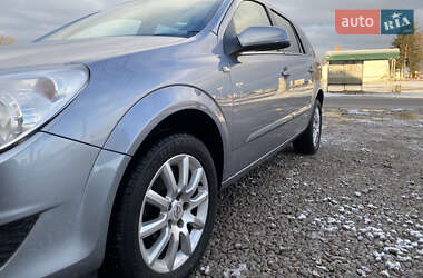 Універсал Opel Astra 2008 в Золотоноші