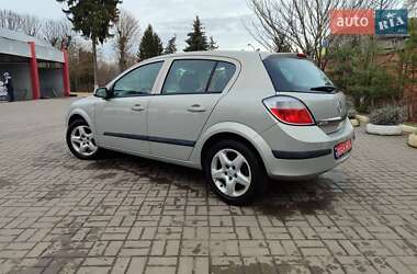 Хэтчбек Opel Astra 2007 в Дубно