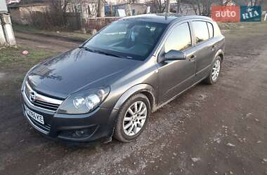 Хэтчбек Opel Astra 2008 в 