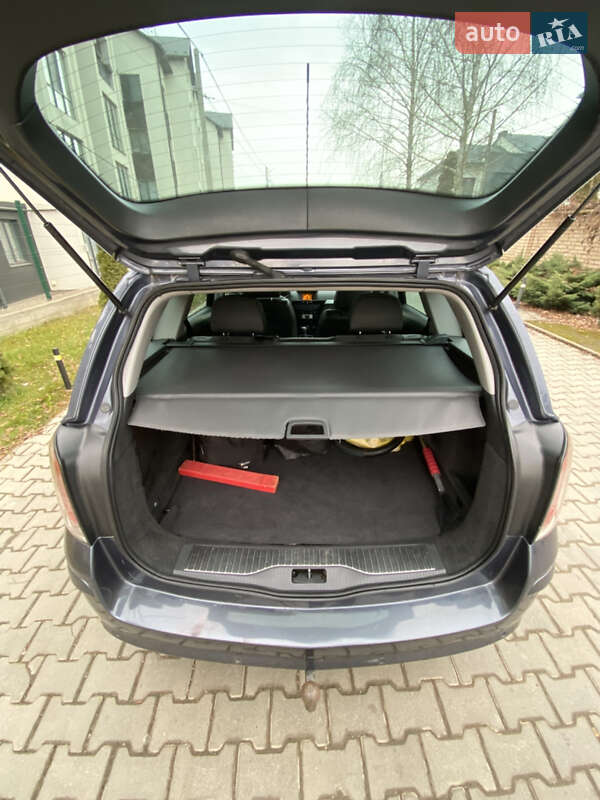 Универсал Opel Astra 2008 в Черновцах