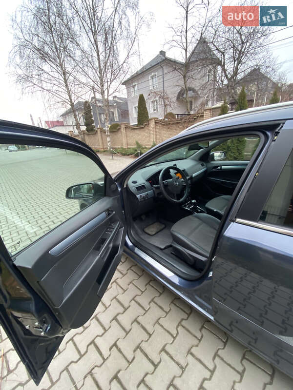 Универсал Opel Astra 2008 в Черновцах