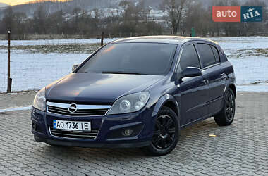 Хэтчбек Opel Astra 2008 в Сваляве