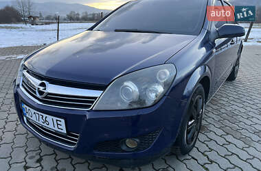 Хэтчбек Opel Astra 2008 в Сваляве