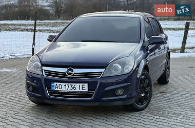 Хэтчбек Opel Astra 2008 в Сваляве