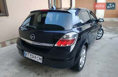 Хэтчбек Opel Astra 2008 в 
