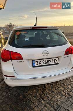 Універсал Opel Astra 2014 в Хмельницькому