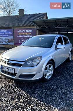 Хетчбек Opel Astra 2005 в Володимирі