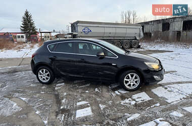 Хетчбек Opel Astra 2011 в Надвірній