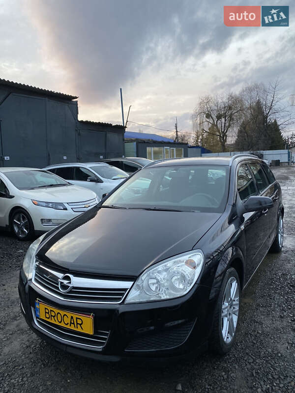 Універсал Opel Astra 2007 в Луцьку