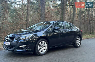 Седан Opel Astra 2014 в Львові