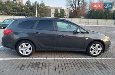 Універсал Opel Astra 2014 в Луцьку