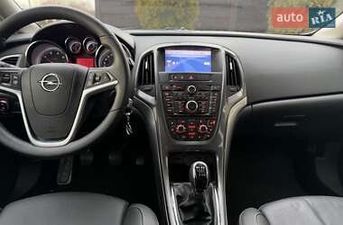 Універсал Opel Astra 2014 в Стрию