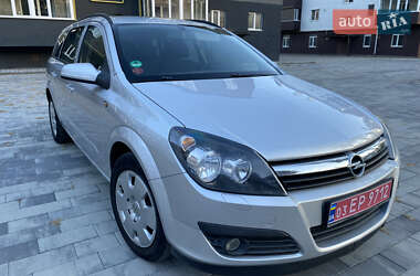 Універсал Opel Astra 2006 в Охтирці