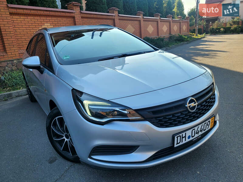Универсал Opel Astra 2017 в Хмельницком