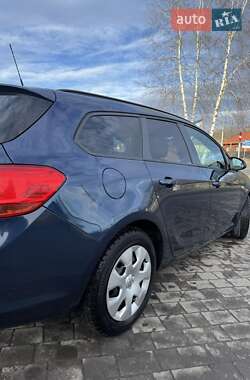 Універсал Opel Astra 2011 в Долині