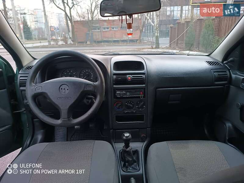 Седан Opel Astra 2008 в Полтаве