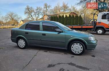 Седан Opel Astra 2006 в Обухові