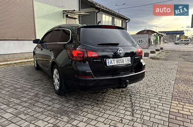 Універсал Opel Astra 2011 в Івано-Франківську