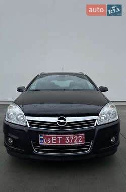 Универсал Opel Astra 2009 в Луцке